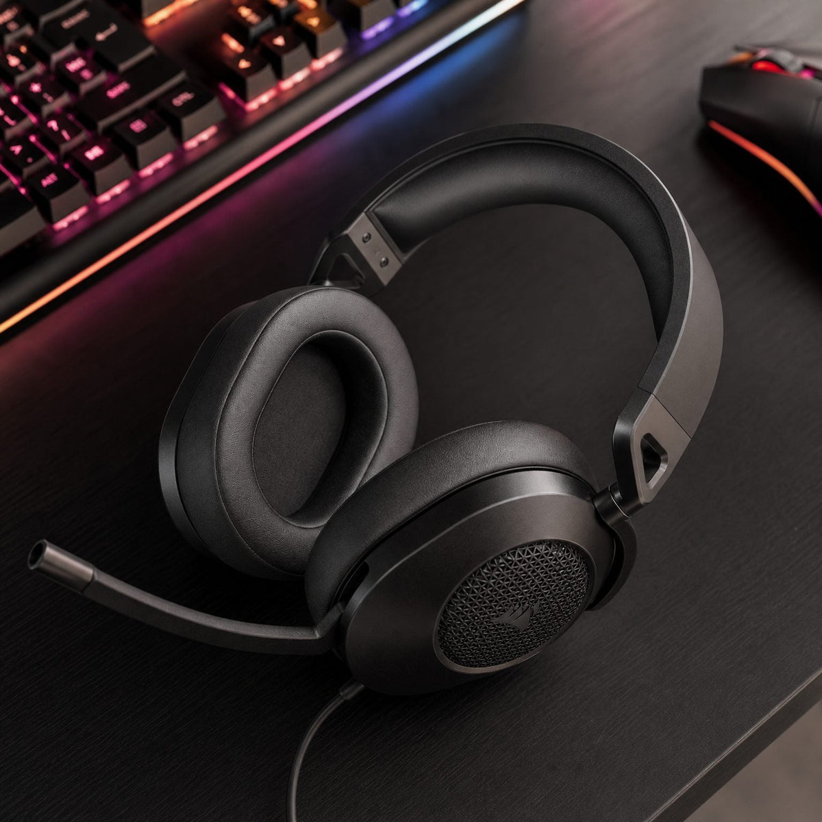 Replacement ear pads for Corsair HS55 / HS65 Series, in use