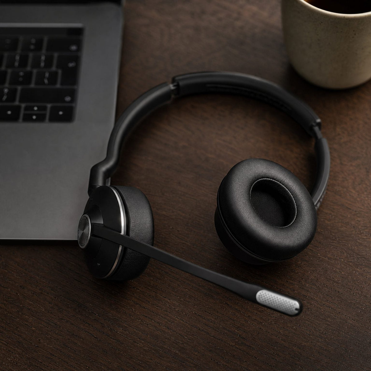 Replacement ear pads for Jabra Engage Stereo Series, in use